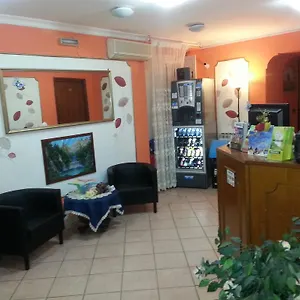Roxena House Hotel