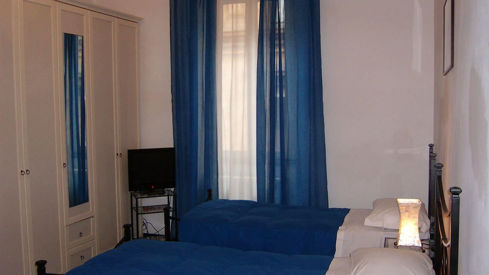 Hotel Night And Day Roma 0*,  Italia